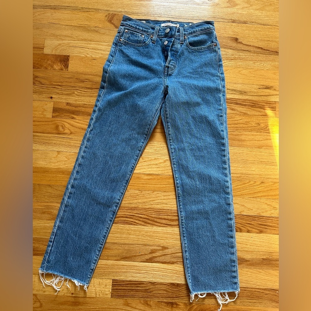 Levi's Wedgie Straight Cropped Raw Hem Blue Jeans size 25 - Picture 5 of 9